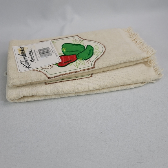 (2) Vtg Kitchen Stitchin Embroidery Peppers Kitchen Towels - Picture 10 of 15